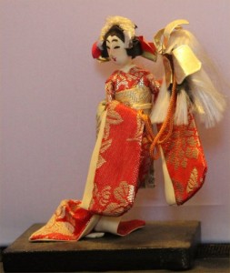 A tiny doll representing Yaegaki-Hime, a Kabuki role.